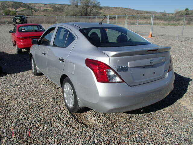 2013 NISSAN VERSA - VIN: 3N1CN7AP7DL865899 - Фото 3