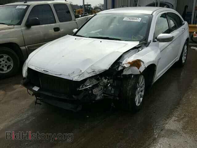 2013 CHRYSLER 200 - VIN: 1C3CCBCG2DN744060 - Фото 2