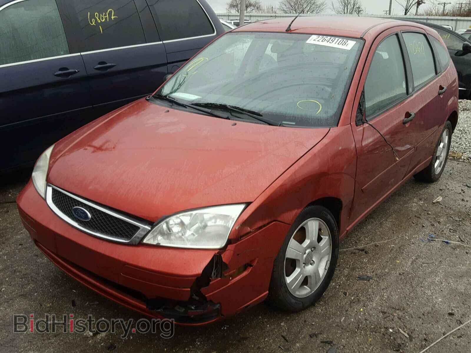 2005 FORD FOCUS - VIN: 3FAFP37N05R136828 - Фото 2
