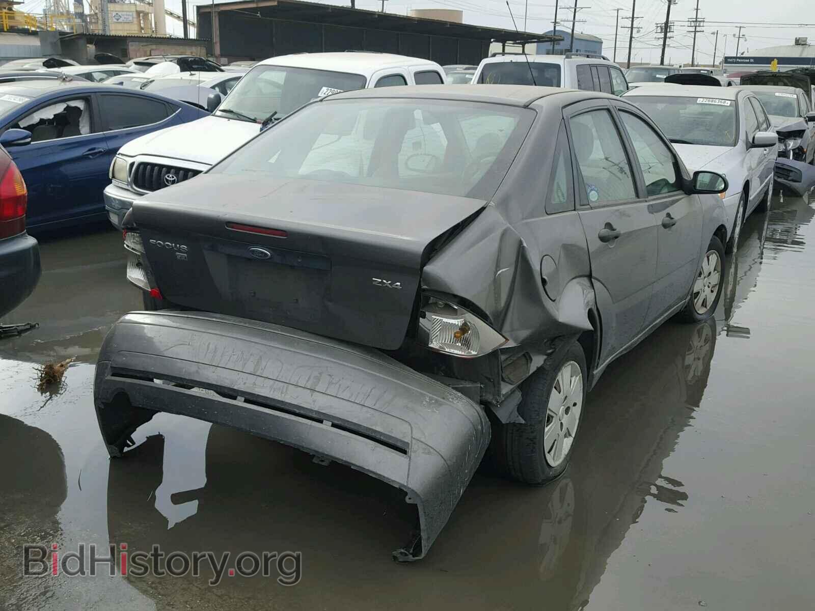 2006 FORD FOCUS - VIN: 1FAFP34N36W106807 - Фото 4