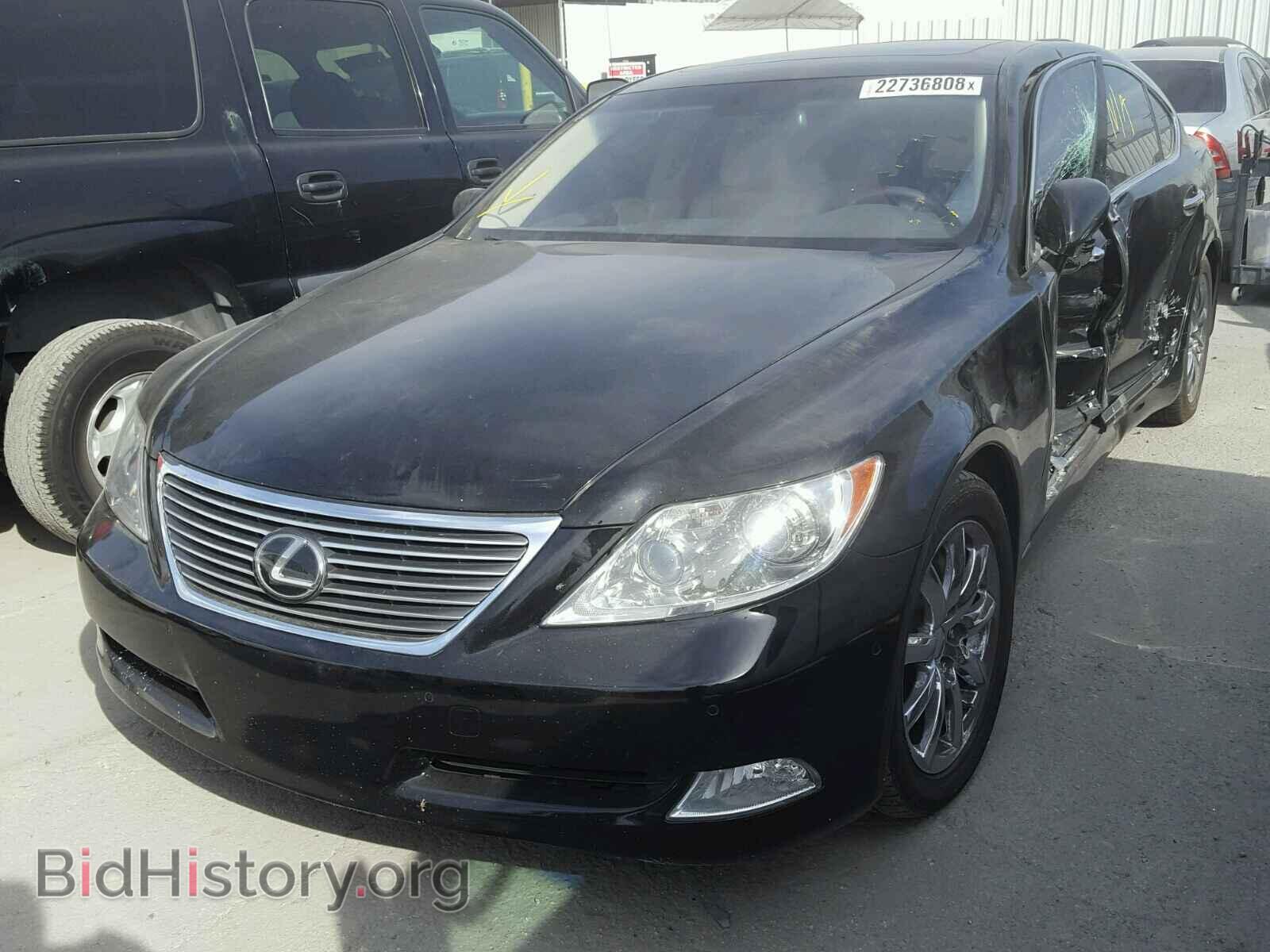 2007 LEXUS LS460 - VIN: JTHGL46F875003233 - Photo 2