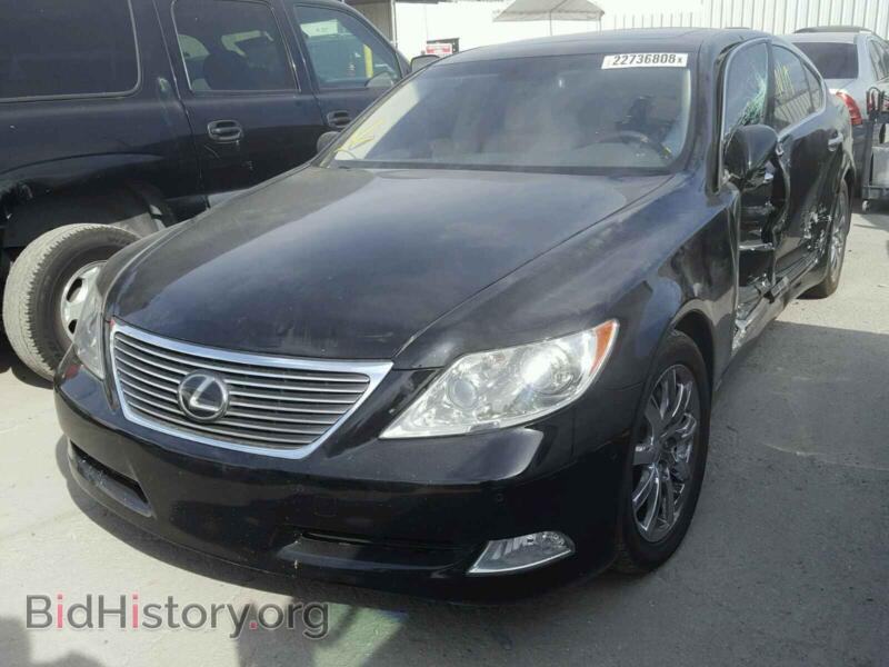 2007 Lexus LS460 (VIN JTHGL46F875003233) — фото 2 из 10