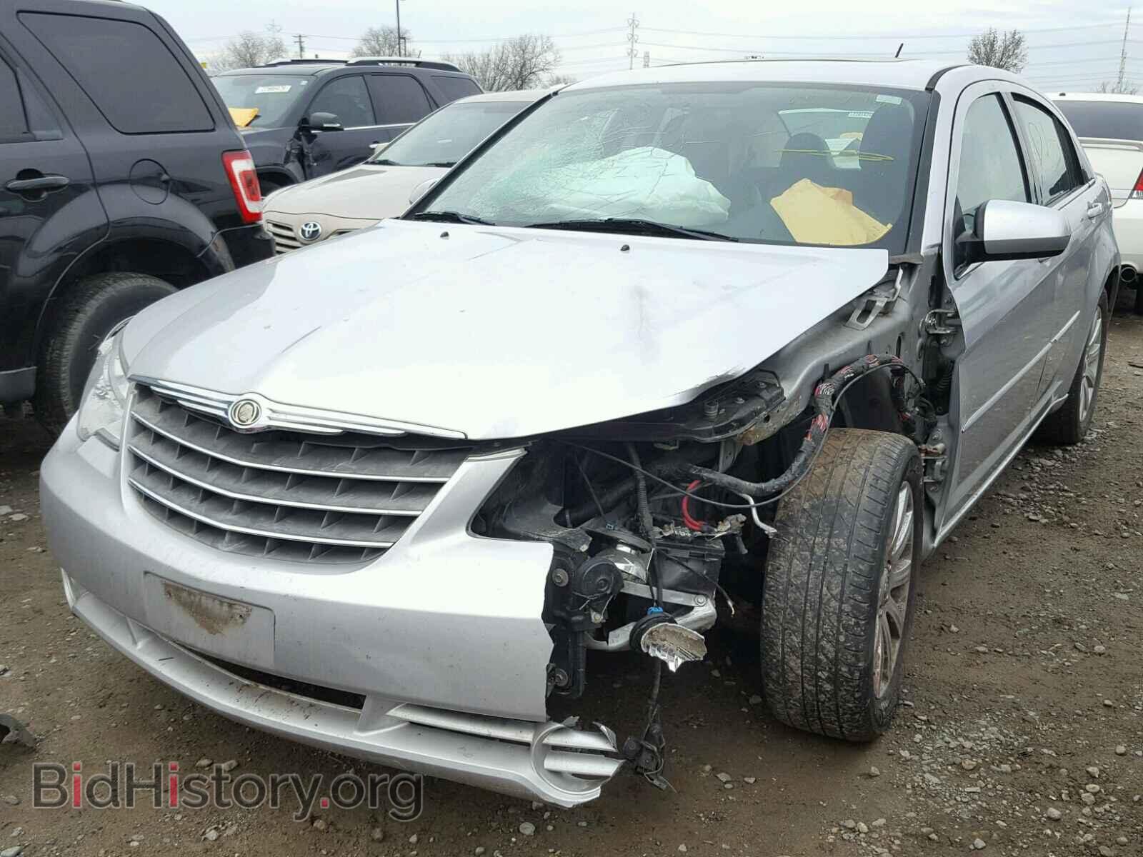 2010 CHRYSLER SEBRING - VIN: 1C3CC5FD8AN157165 - Photo 2