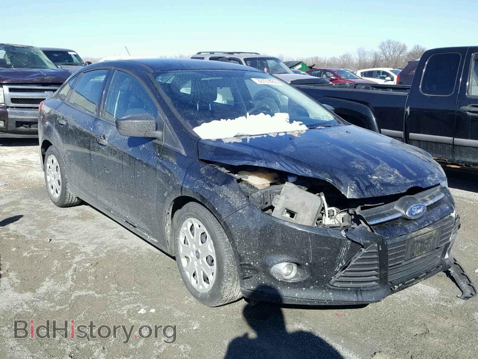 Photo 1FAHP3F28CL266707 - FORD FOCUS 2012