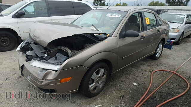 2005 FORD FOCUS - VIN: 1FAFP34N85W258516 - Photo 2