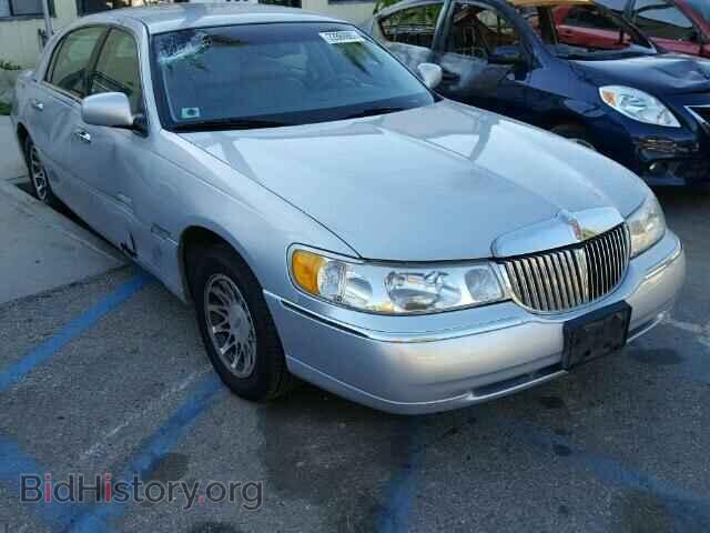 Photo 1LNHM82W4YY904109 - LINCOLN TOWNCAR 2000