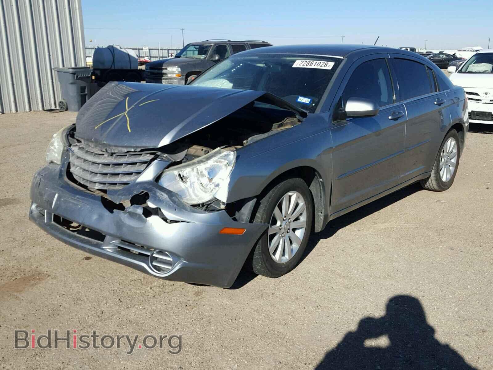 2010 CHRYSLER SEBRING - VIN: 1C3CC5FB5AN140984 - Фото 2