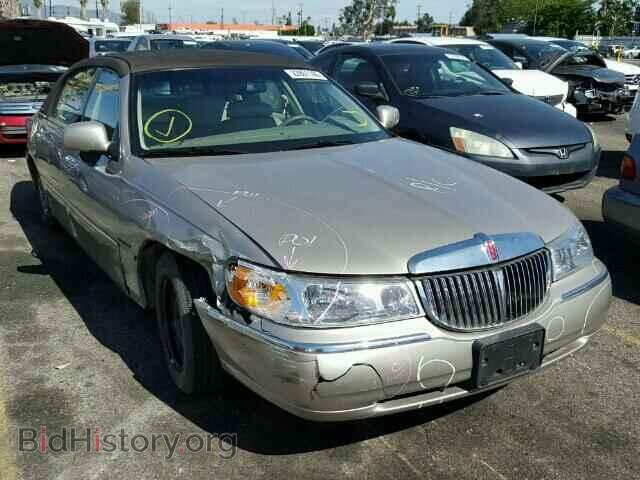 Photo 1LNHM82W5YY902224 - LINCOLN TOWNCAR 2000