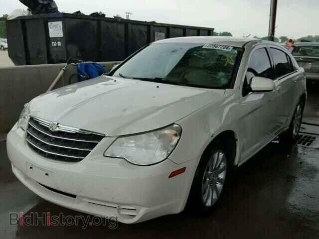 2010 CHRYSLER SEBRING - VIN: 1C3CC5FB8AN160923 - Фото 2