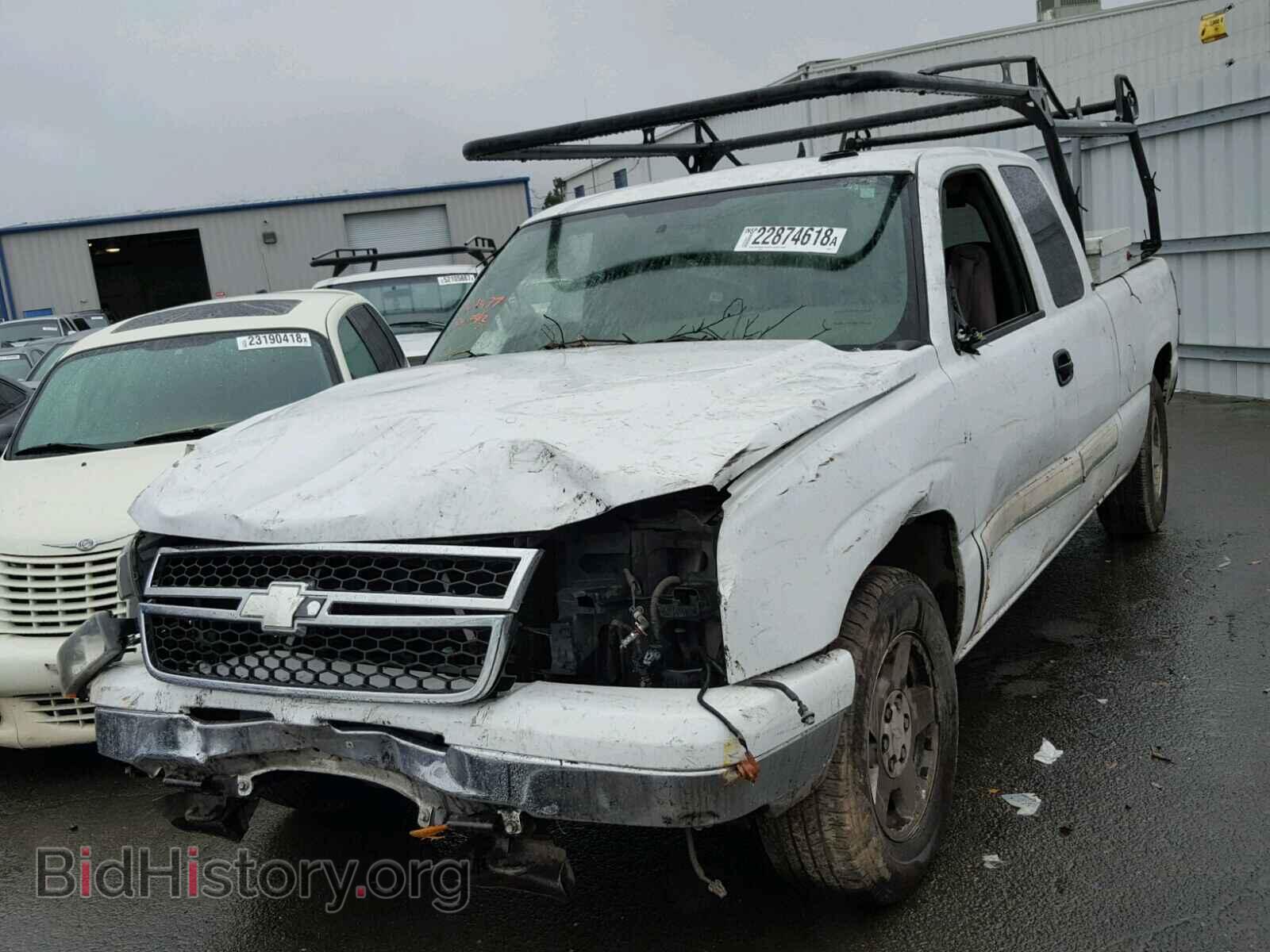 2006 CHEVROLET SILVERADO - VIN: 2GCEC19T861120559 - Фото 2