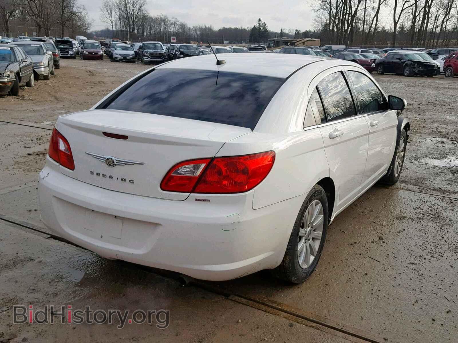 2010 CHRYSLER SEBRING - VIN: 1C3CC5FB5AN214436 - Фото 4