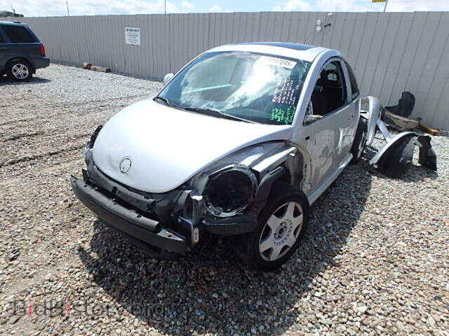 2000 VOLKSWAGEN BEETLE - VIN: 3VWCC21C4YM482759 - Фото 2