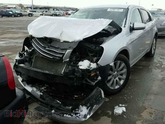 2010 CHRYSLER SEBRING - VIN: 1C3CC5FB1AN172170 - Фото 2