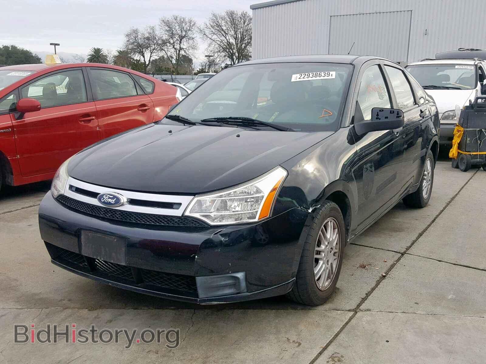 2011 FORD FOCUS - VIN: 1FAHP3FN2BW198010 - Photo 2