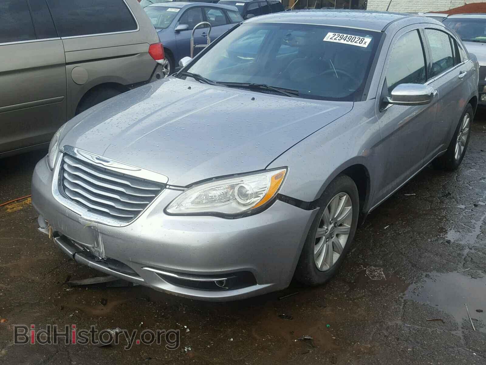 2013 CHRYSLER 200 - VIN: 1C3CCBCG5DN602365 - Фото 2