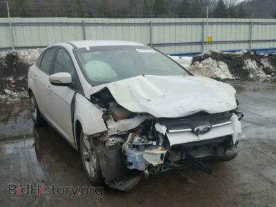 2014 Ford FOCUS Focus SE, белый — VIN 1FADP3F2XEL438320, Copart