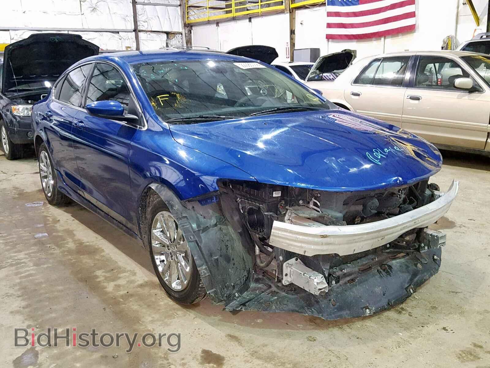 Photo  - CHRYSLER 200 2015
