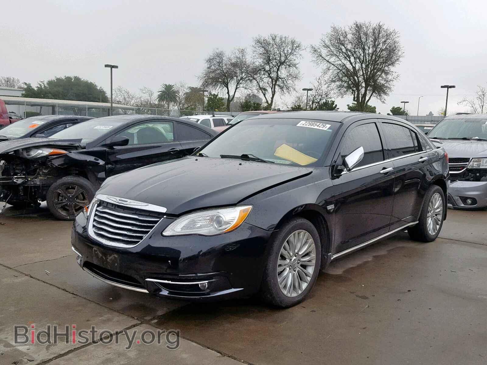 2011 CHRYSLER 200 - VIN: 1C3BC2FG5BN517594 - Фото 2