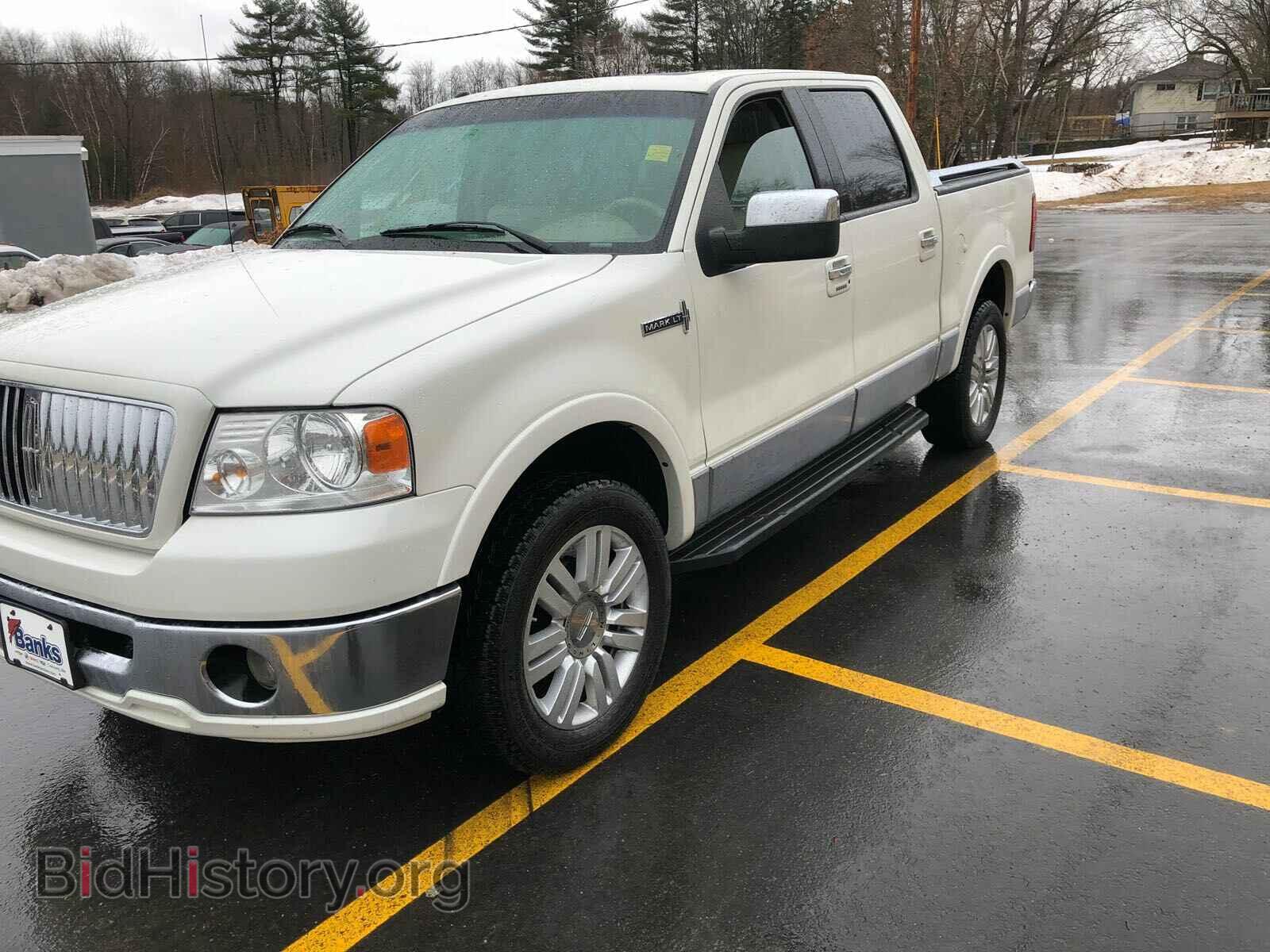 2006 LINCOLN MARK LT - VIN: 5LTPW18596FJ21499 - Photo 2