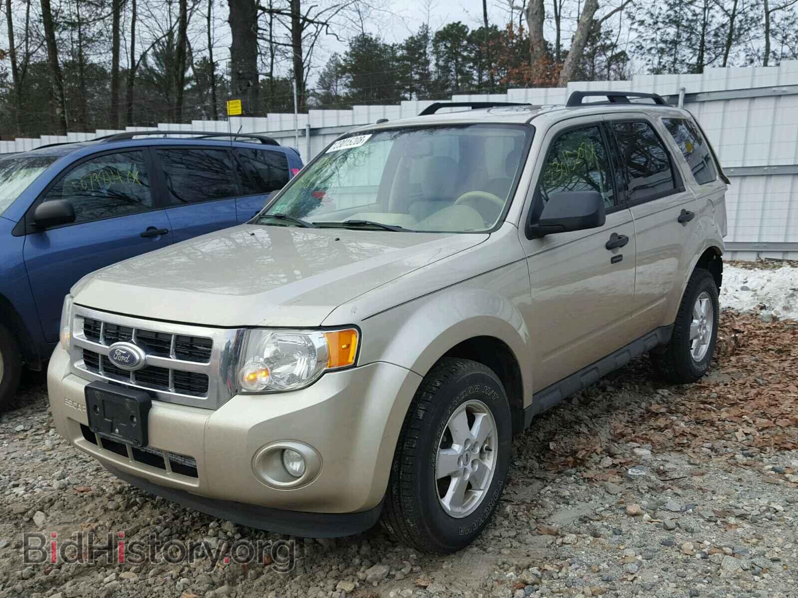 2011 FORD ESCAPE - VIN: 1FMCU9D78BKA44716 - Photo 2