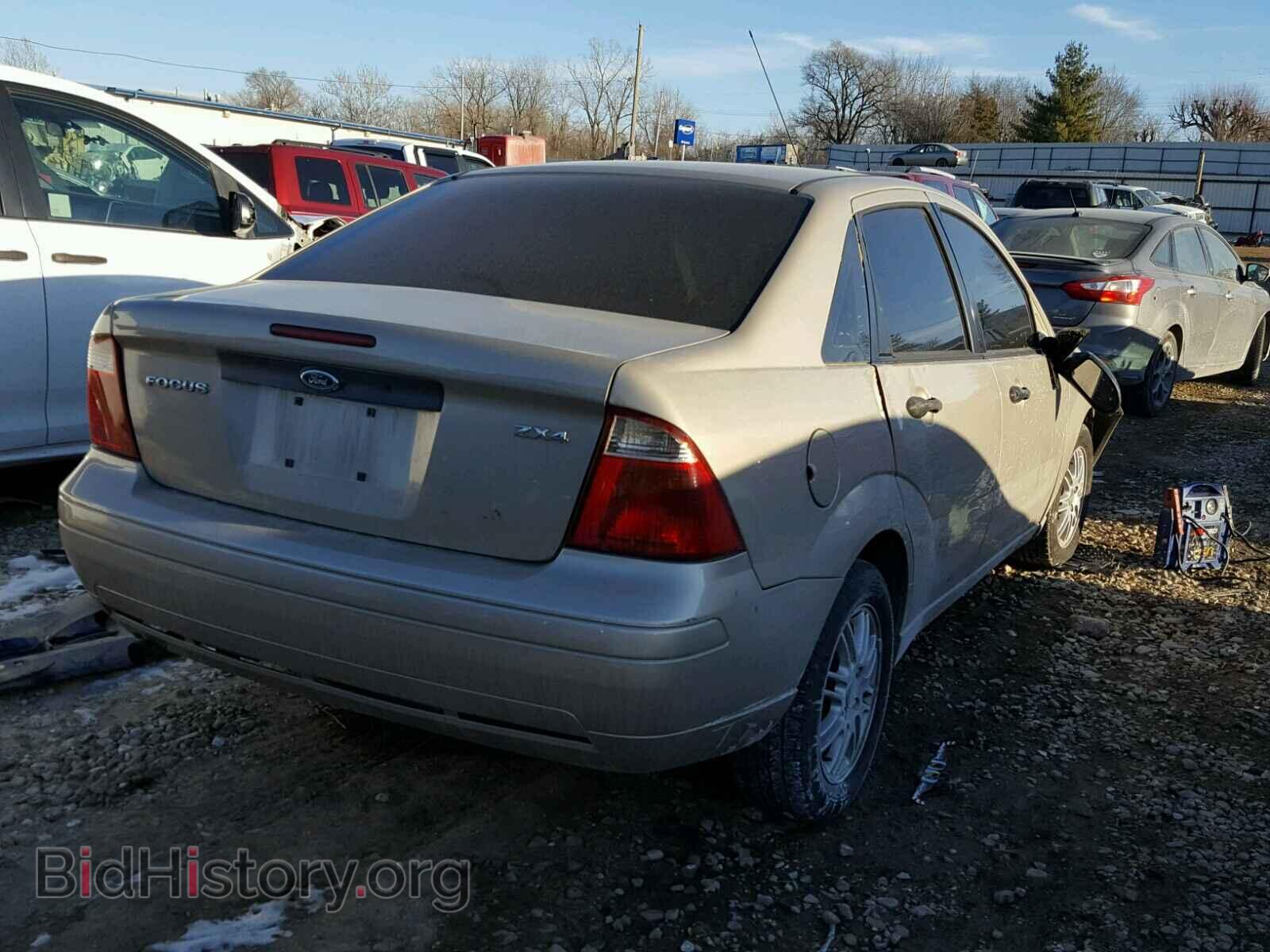2006 FORD FOCUS - VIN: 1FAFP34N76W107801 - Фото 4