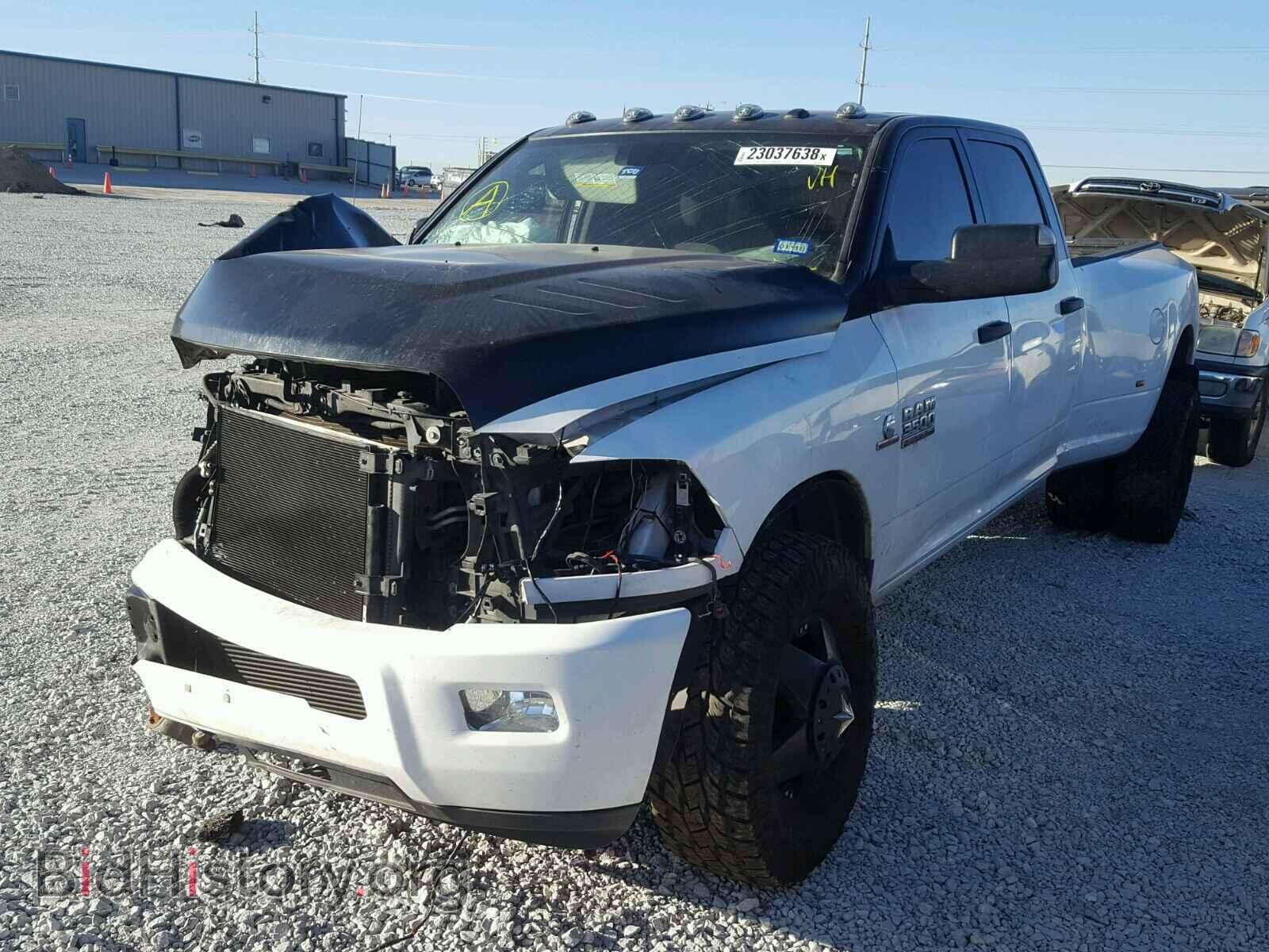 2014 RAM 3500 - VIN: 3C63RPGL3EG180130 - Photo 2