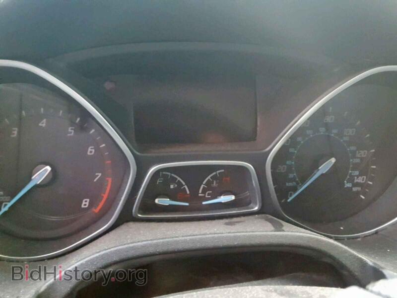 2014 Ford FOCUS SE (VIN 1FADP3K21EL331999) — photo 8 of 10