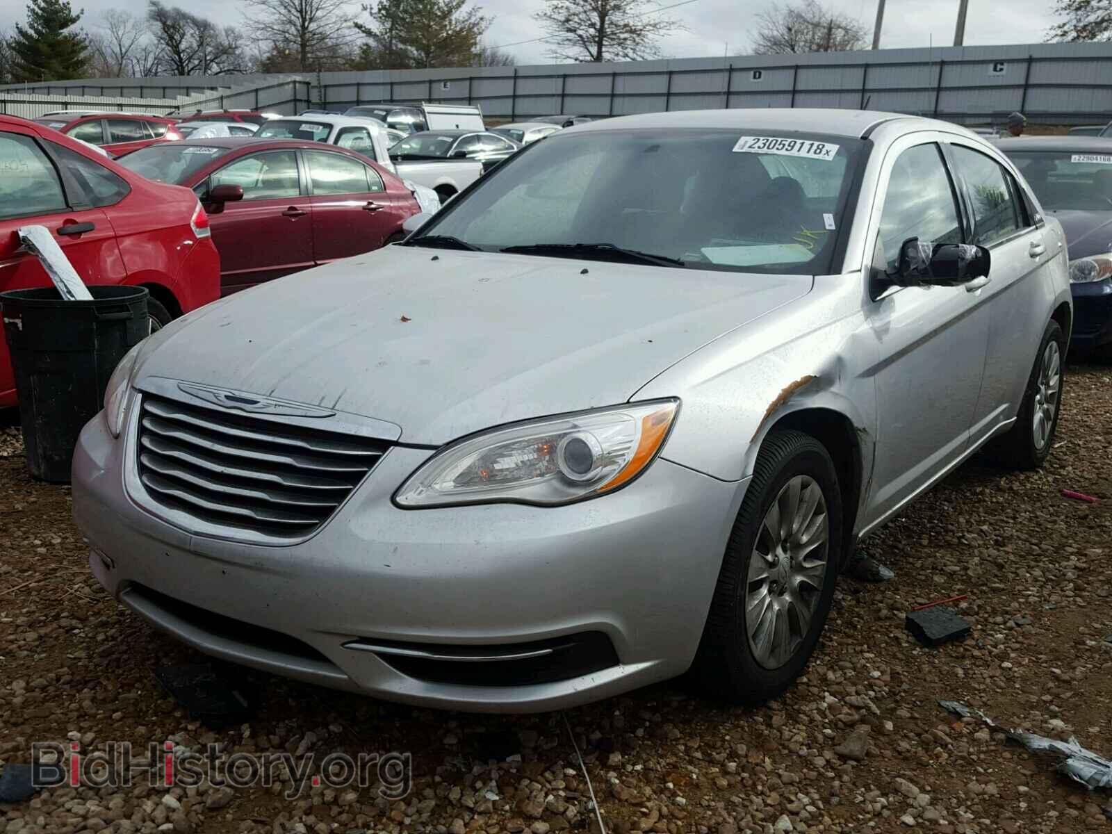 2012 CHRYSLER 200 - VIN: 1C3CCBAB5CN320667 - Фото 2