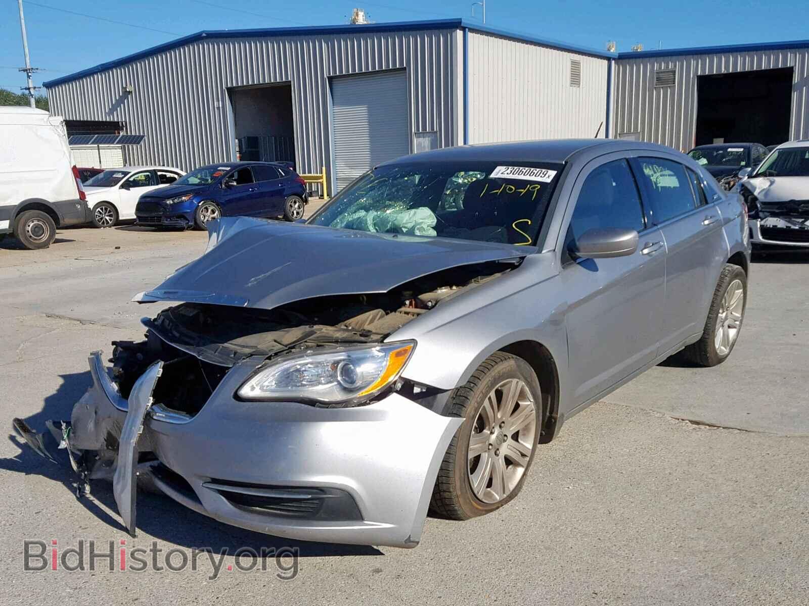 2013 CHRYSLER 200 - VIN: 1C3CCBAB9DN669283 - Фото 2