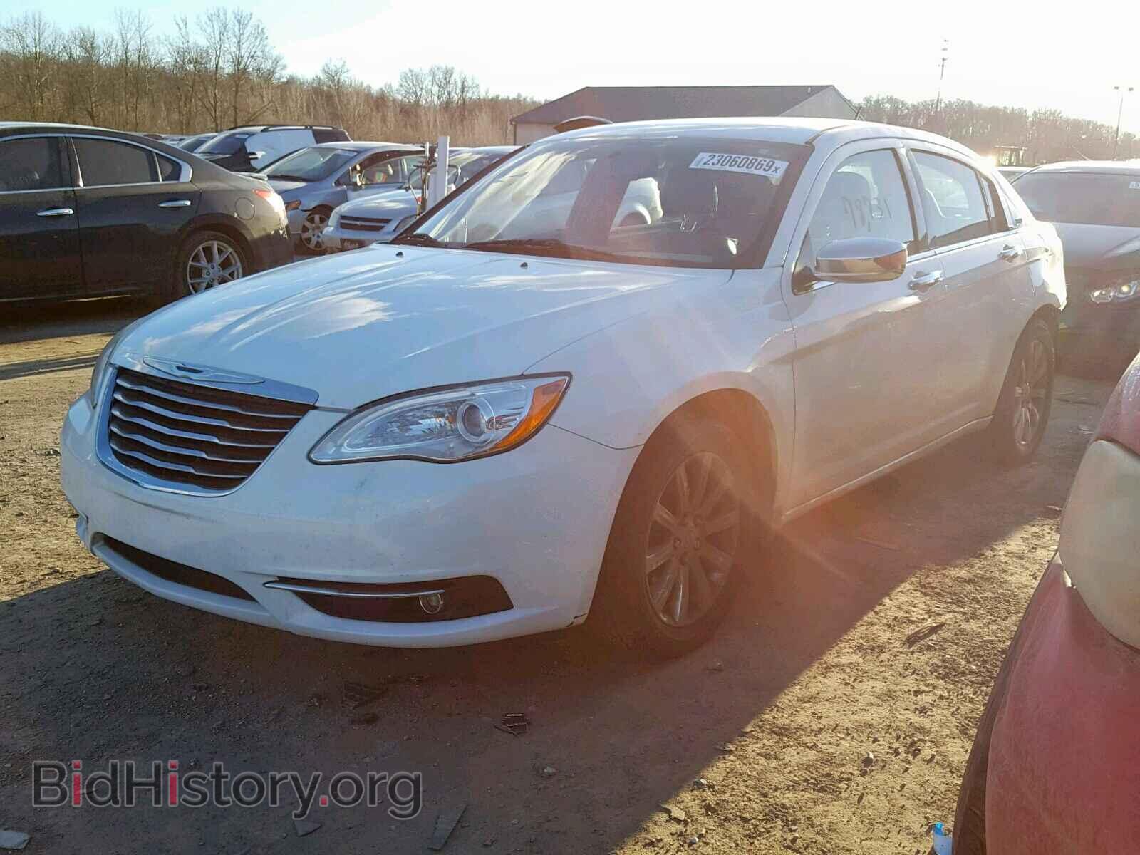 2013 CHRYSLER 200 - VIN: 1C3CCBCG9DN585764 - Фото 2