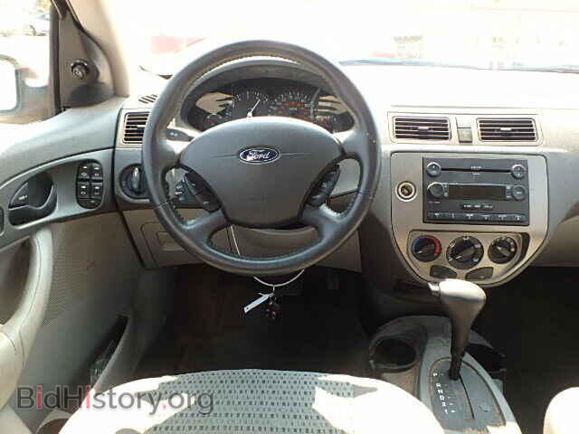 2005 FORD FOCUS - VIN: 1FAFP36N25W300935 - Photo 9