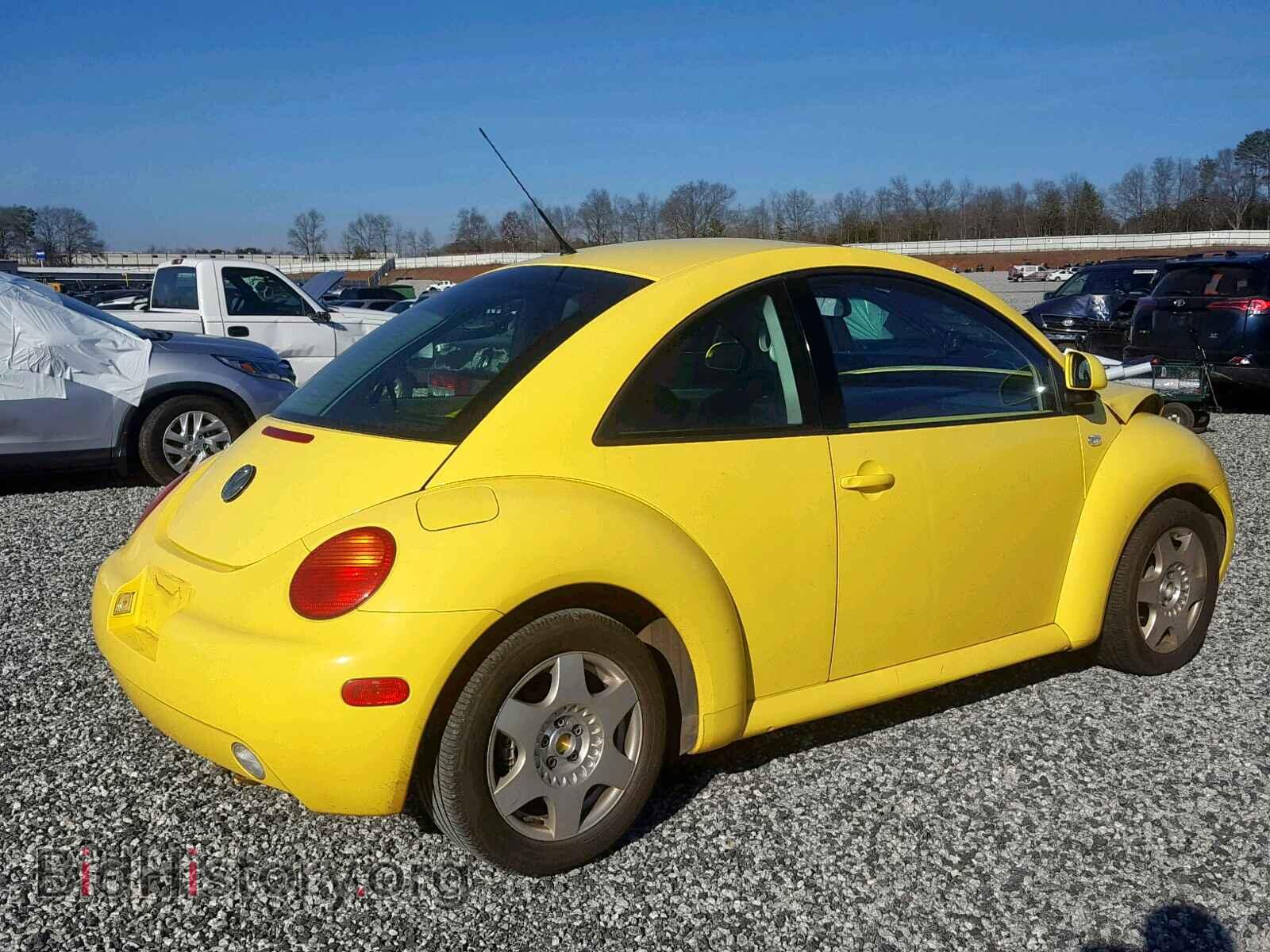 2000 VOLKSWAGEN BEETLE - VIN: 3VWCA21C8YM440178 - Фото 4