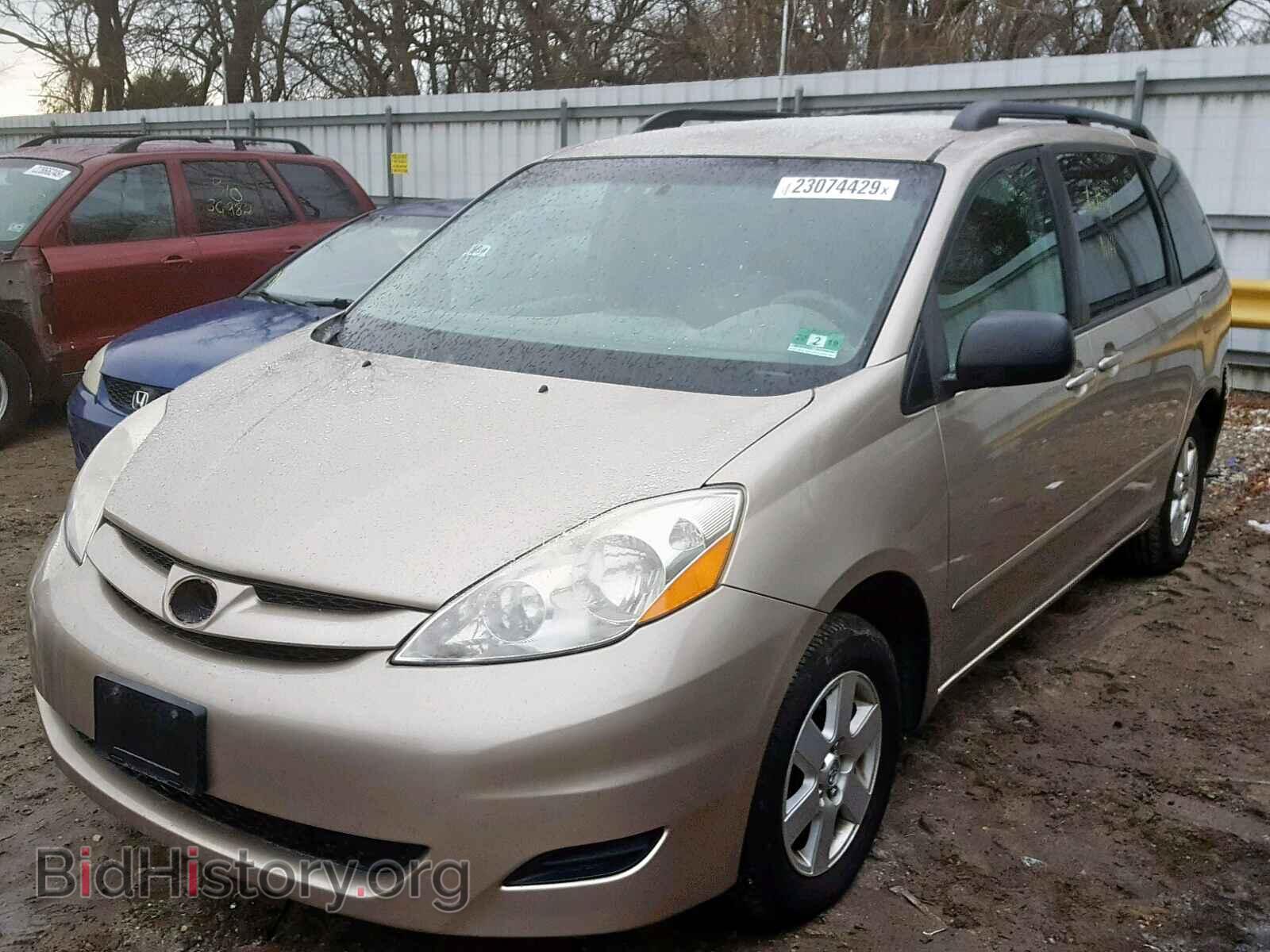 2010 TOYOTA SIENNA CE - VIN: 5TDKK4CC3AS332187 - Фото 2