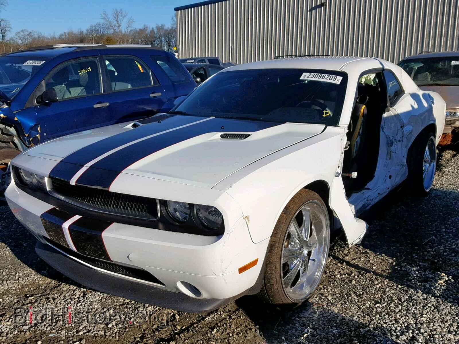 2011 DODGE CHALLENGER - VIN: 2B3CJ4DG5BH532045 - Фото 2