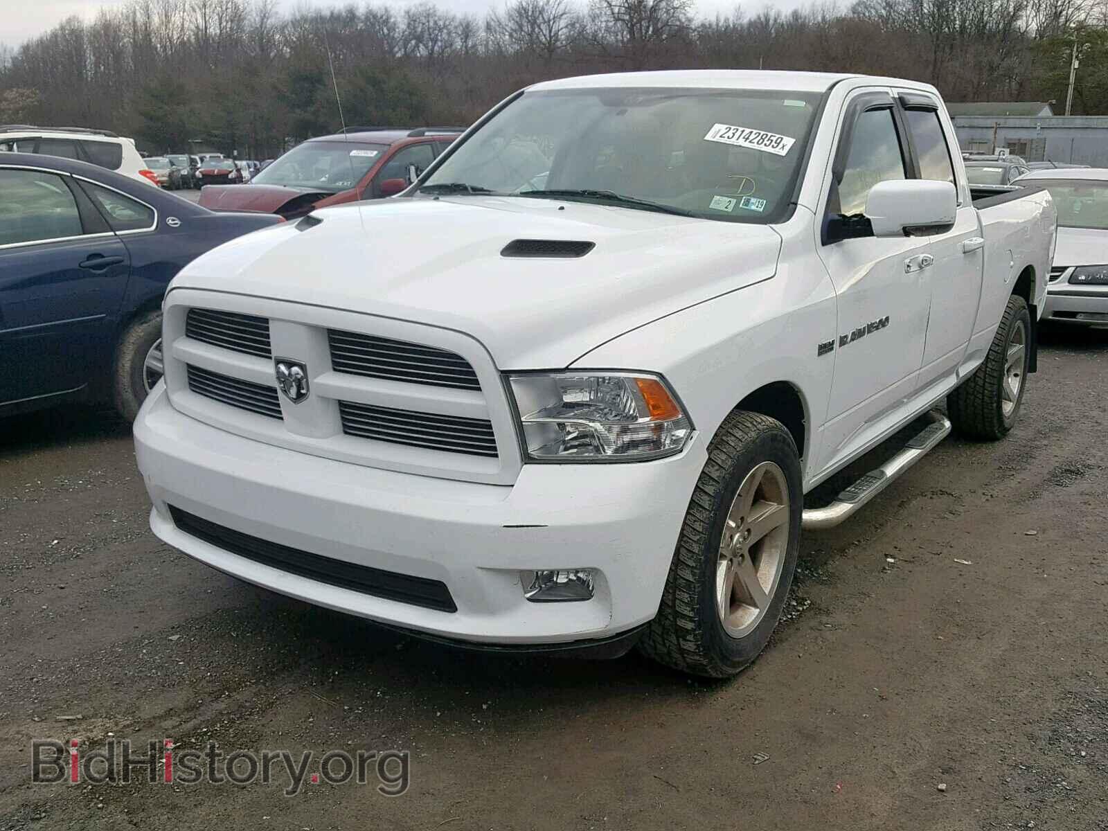 2011 DODGE RAM 1500 - VIN: 1D7RV1GTXBS508973 - Фото 2