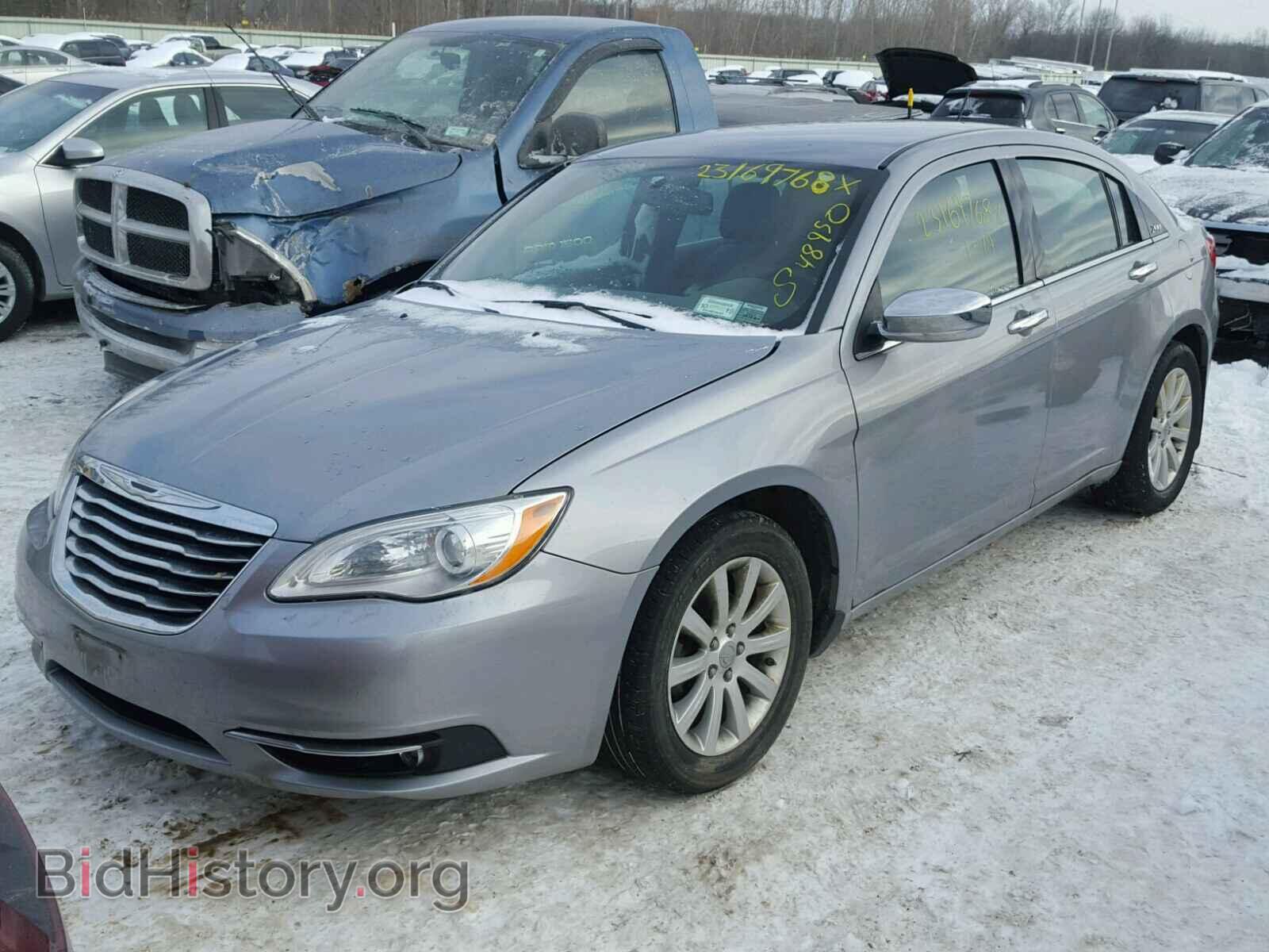 2013 CHRYSLER 200 - VIN: 1C3CCBCG6DN745003 - Фото 2