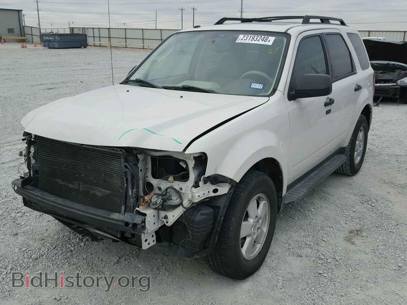 2011 FORD ESCAPE - VIN: 1FMCU0D77BKB83943 - Фото 2
