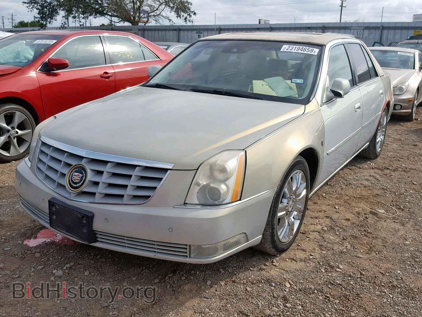2010 CADILLAC DTS - VIN: 1G6KP5E90AU114070 - Фото 2