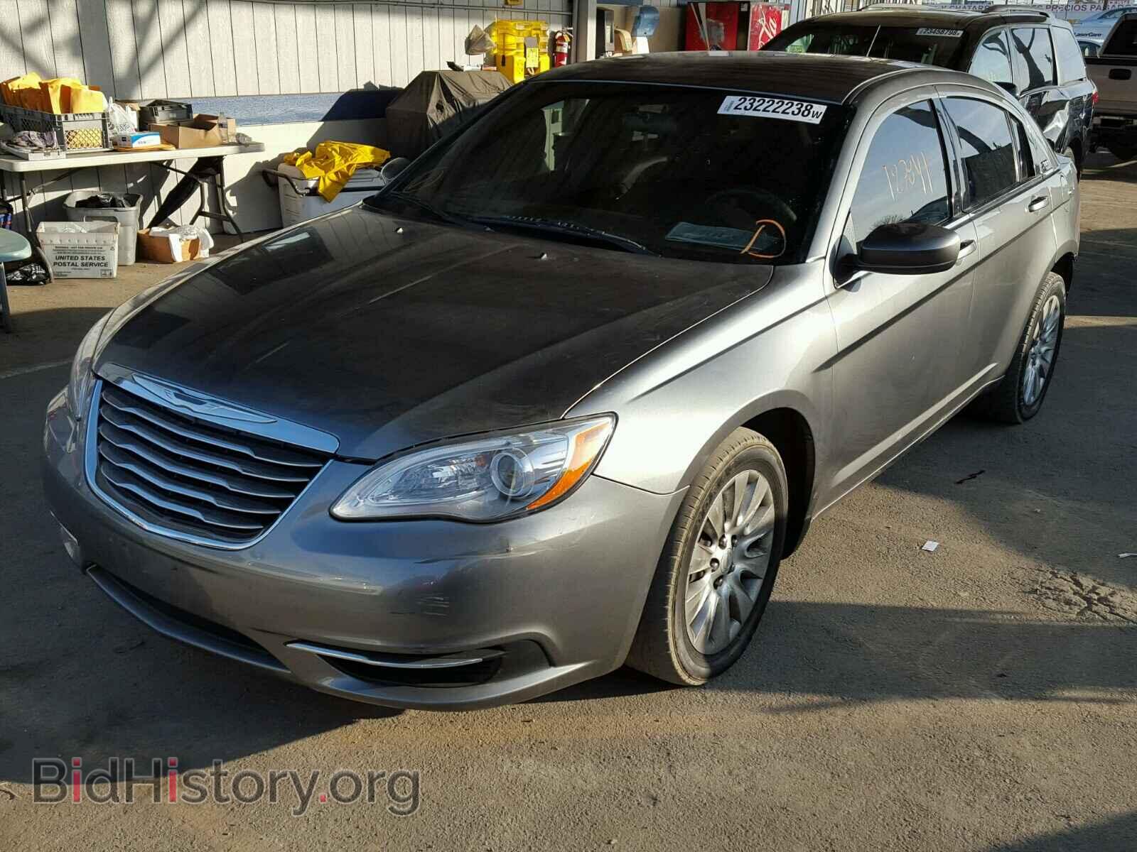 2013 CHRYSLER 200 - VIN: 1C3CCBAB6DN642011 - Фото 2