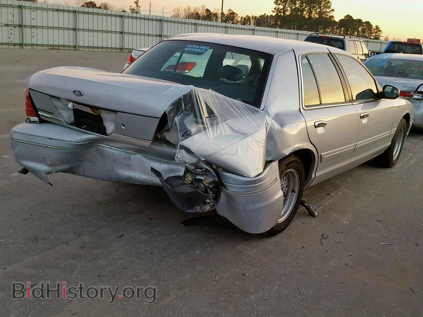 2002 FORD CROWN VIC - VIN: 2FAFP74W52X109738 - Фото 4