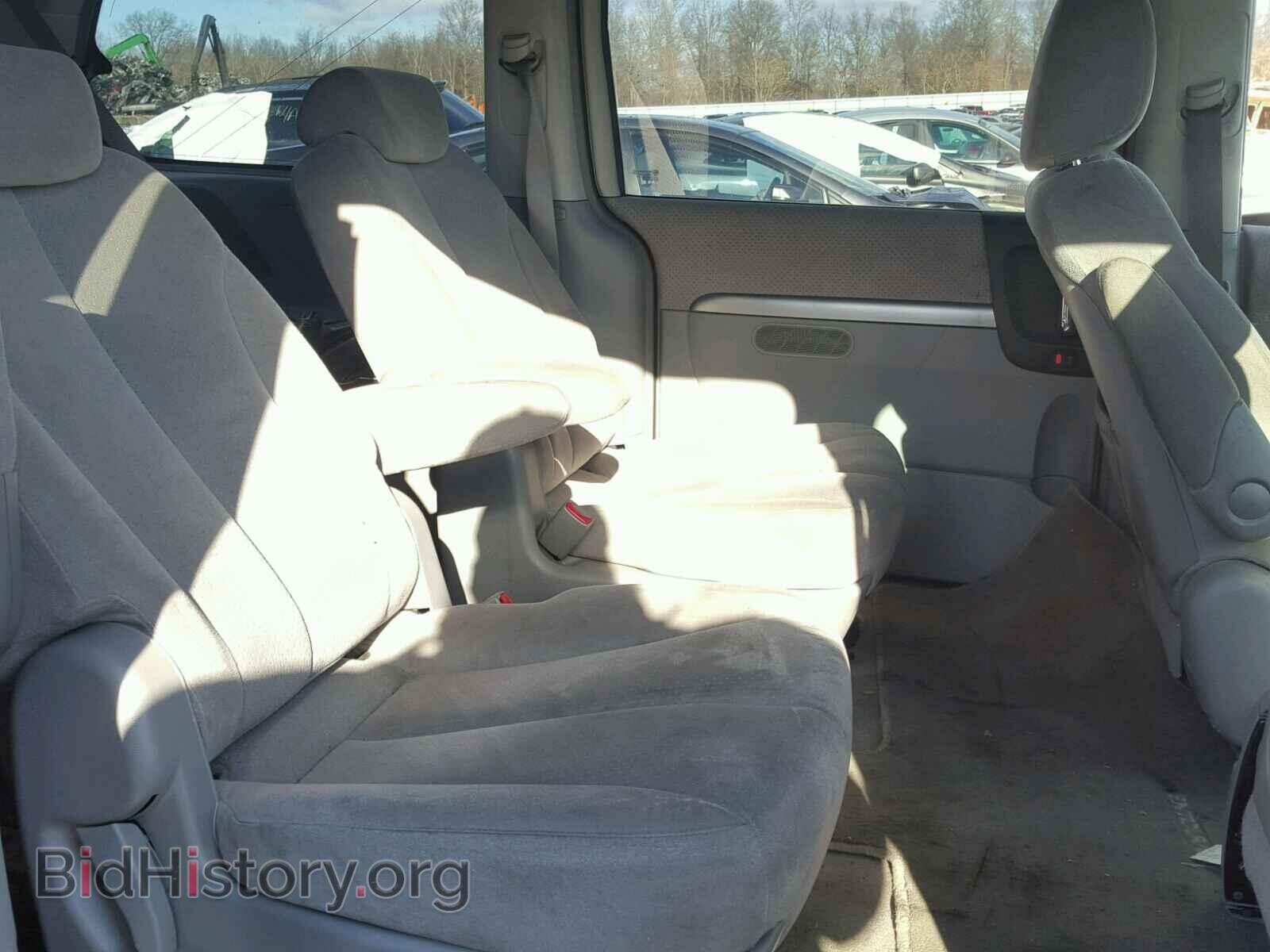 2007 HYUNDAI ENTOURAGE - VIN: KNDMC233676036552 - Фото 6