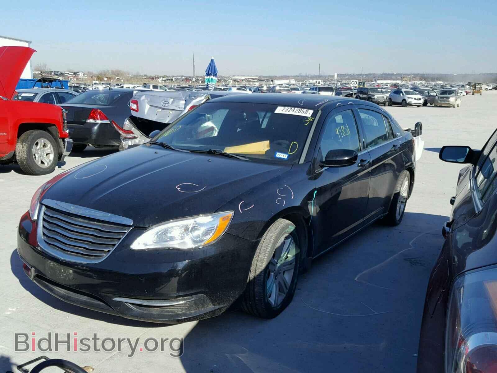 2012 CHRYSLER 200 - VIN: 1C3CCBAB1CN295315 - Фото 2