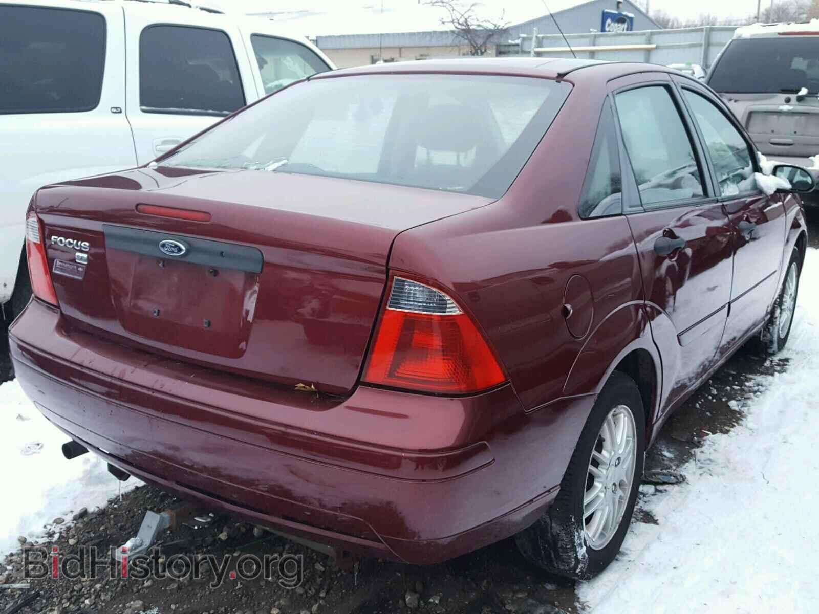 2007 FORD FOCUS - VIN: 1FAFP34N07W250929 - Photo 4