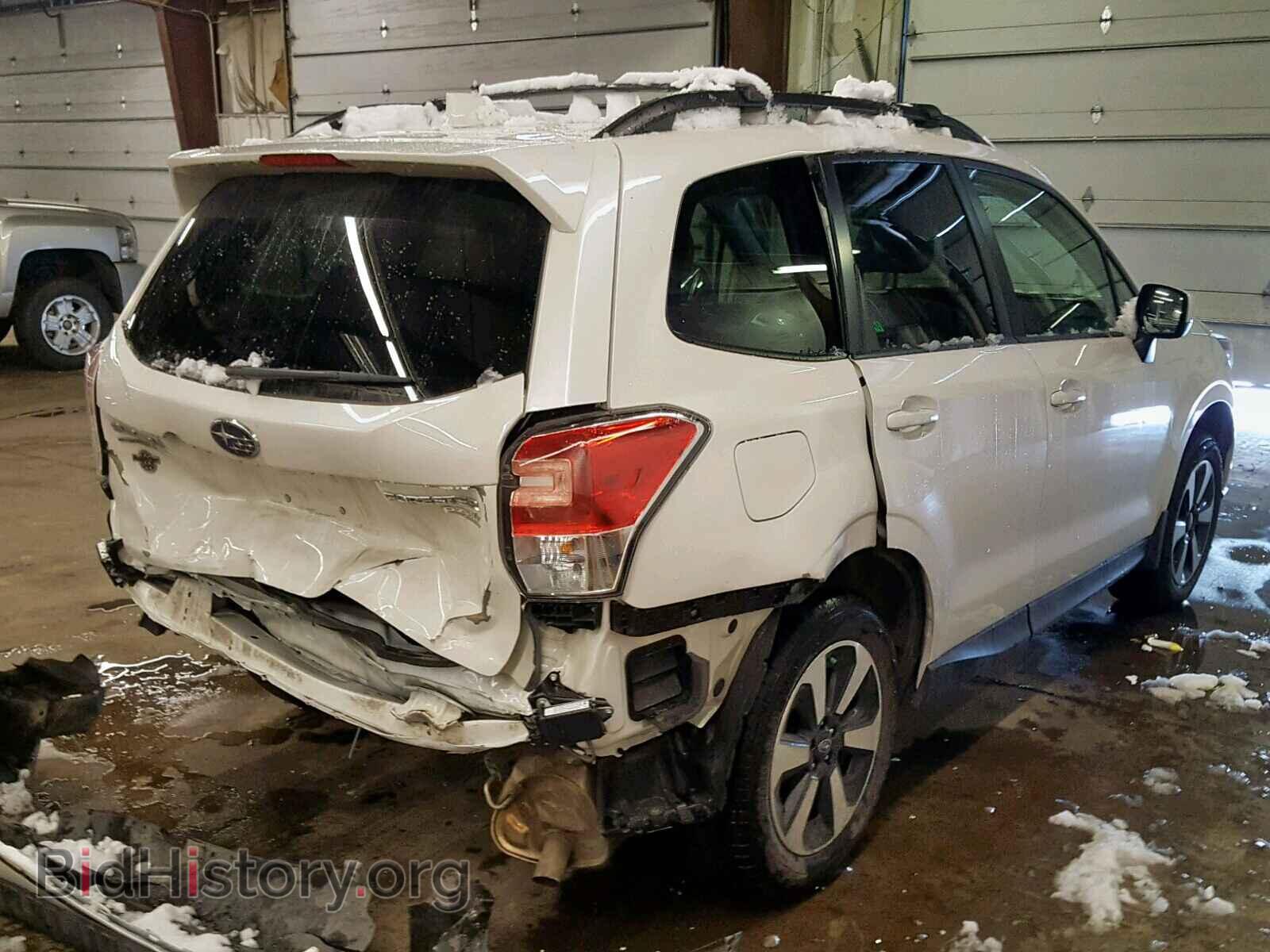 2017 SUBARU FORESTER - VIN: JF2SJAGCXHH443945 - Фото 4