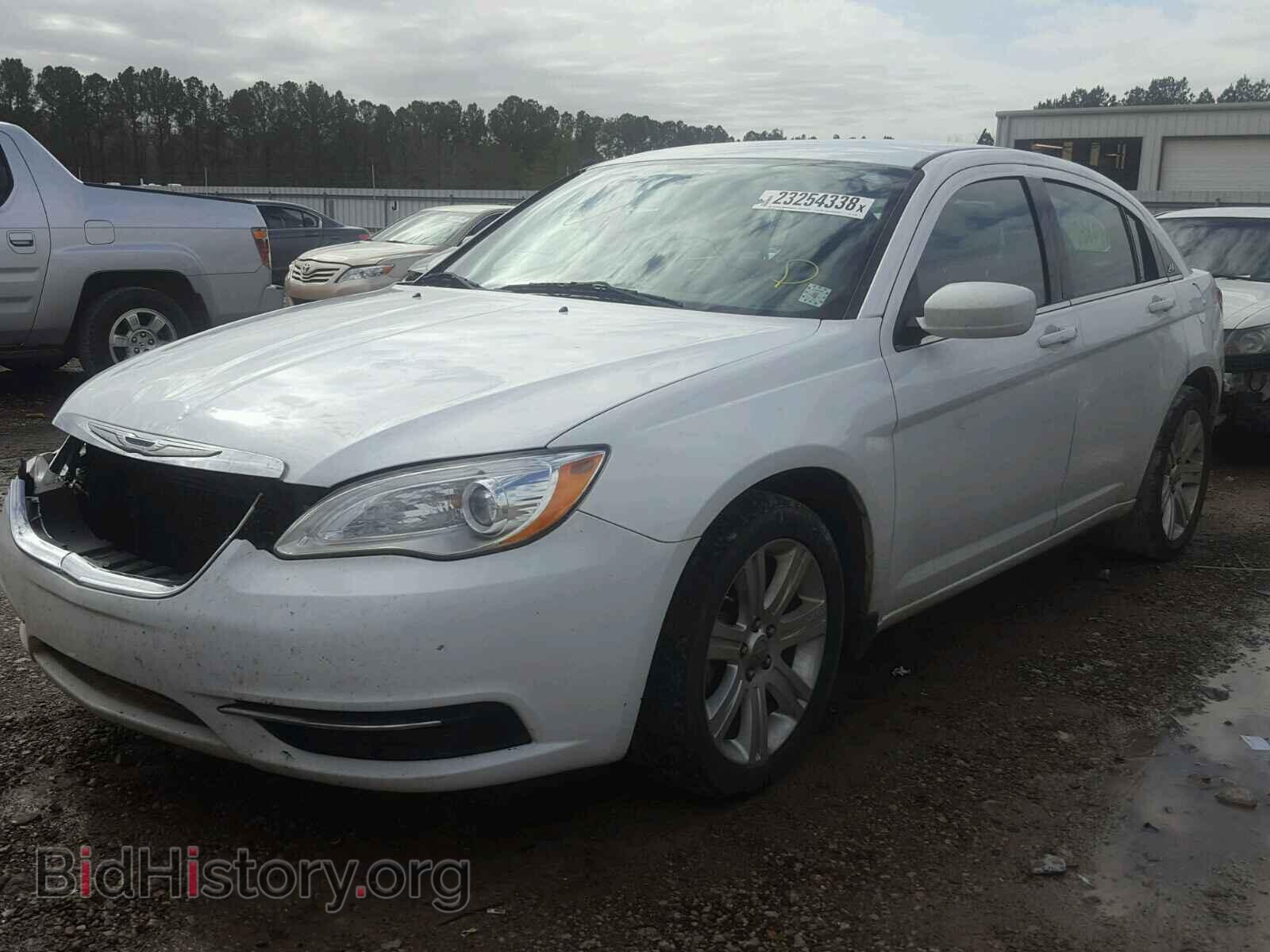 2013 CHRYSLER 200 - VIN: 1C3CCBAB4DN704800 - Photo 2
