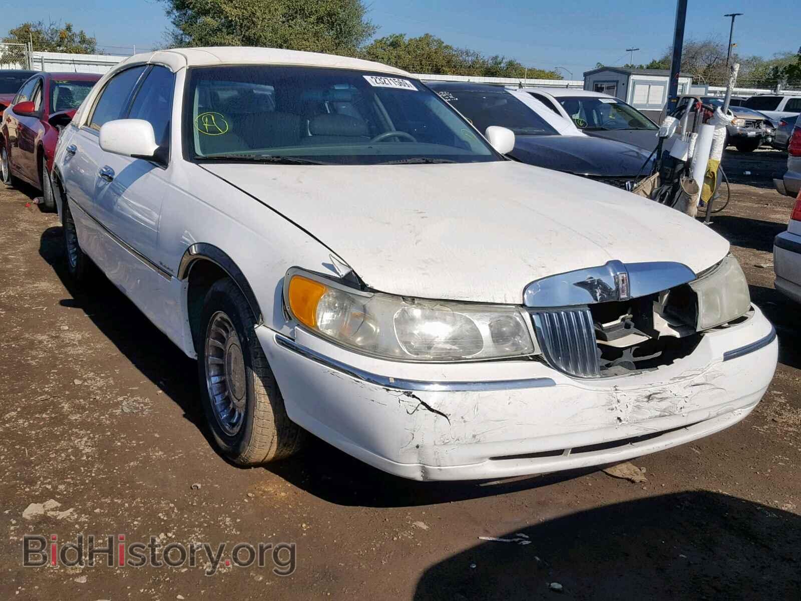 Photo 1LNHM81W0YY856352 - LINCOLN TOWNCAR 2000