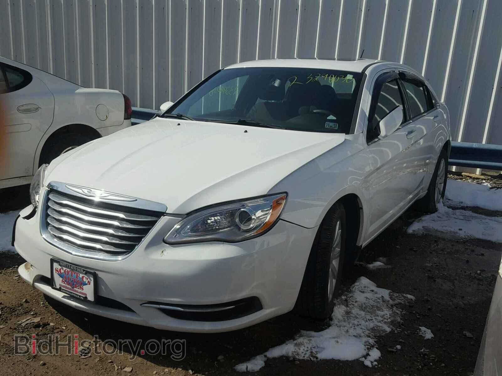 2013 CHRYSLER 200 - VIN: 1C3CCBBB2DN599933 - Фото 2