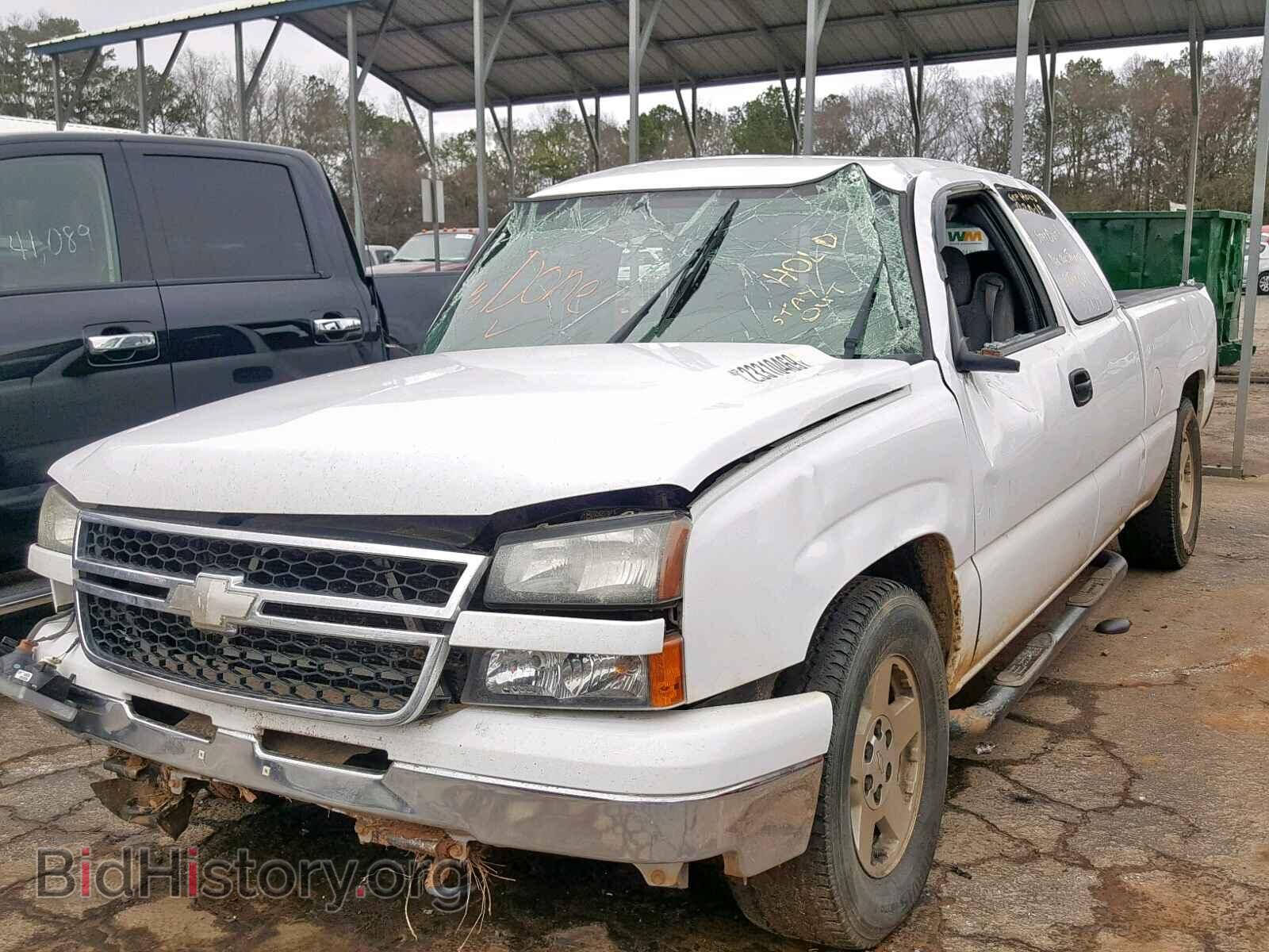 2006 CHEVROLET SILVERADO - VIN: 2GCEC19V161111302 - Photo 2