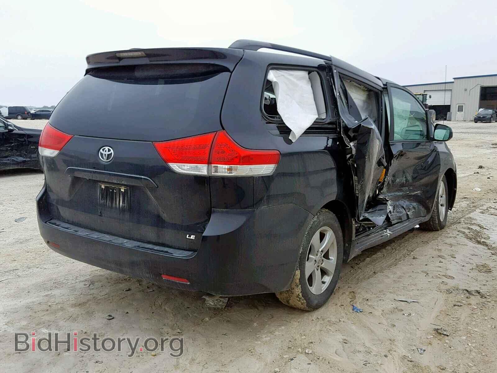 2013 TOYOTA SIENNA LE - VIN: 5TDKK3DC8DS338645 - Фото 4