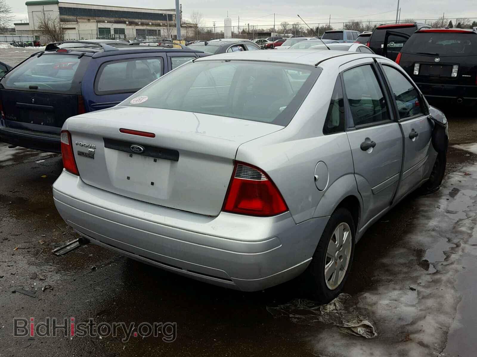 2007 FORD FOCUS - VIN: 1FAFP34N27W299727 - Photo 4